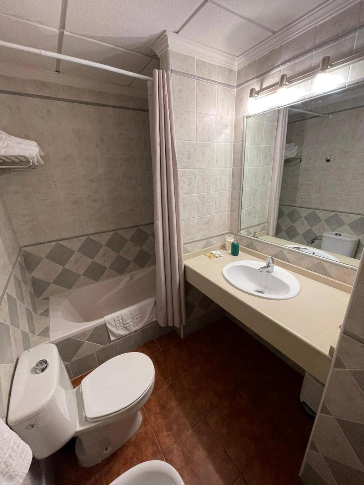 Hotel Simon Мохакар Екстер'єр фото